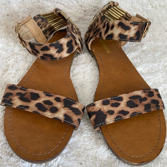 Mossimo‎ Supply Co. leopard sandals - Picture 1 of 3